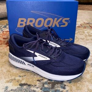 Brooks Beast GTS 24, M10.5EE